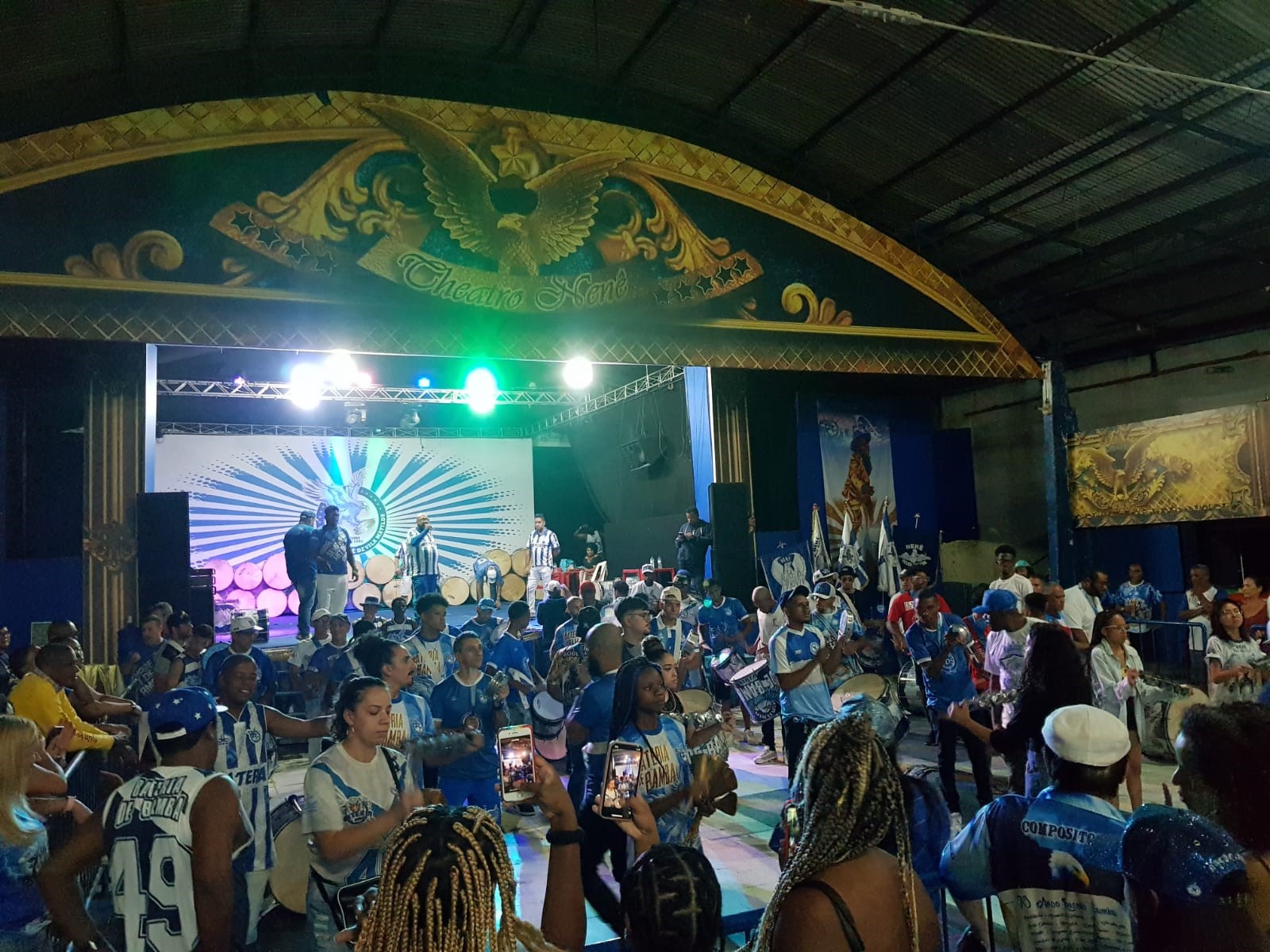 Aula de cavaquinho Fabrício Silva