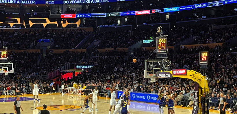 Los Angeles Lakers ganha jogo contra Golden State Warriors