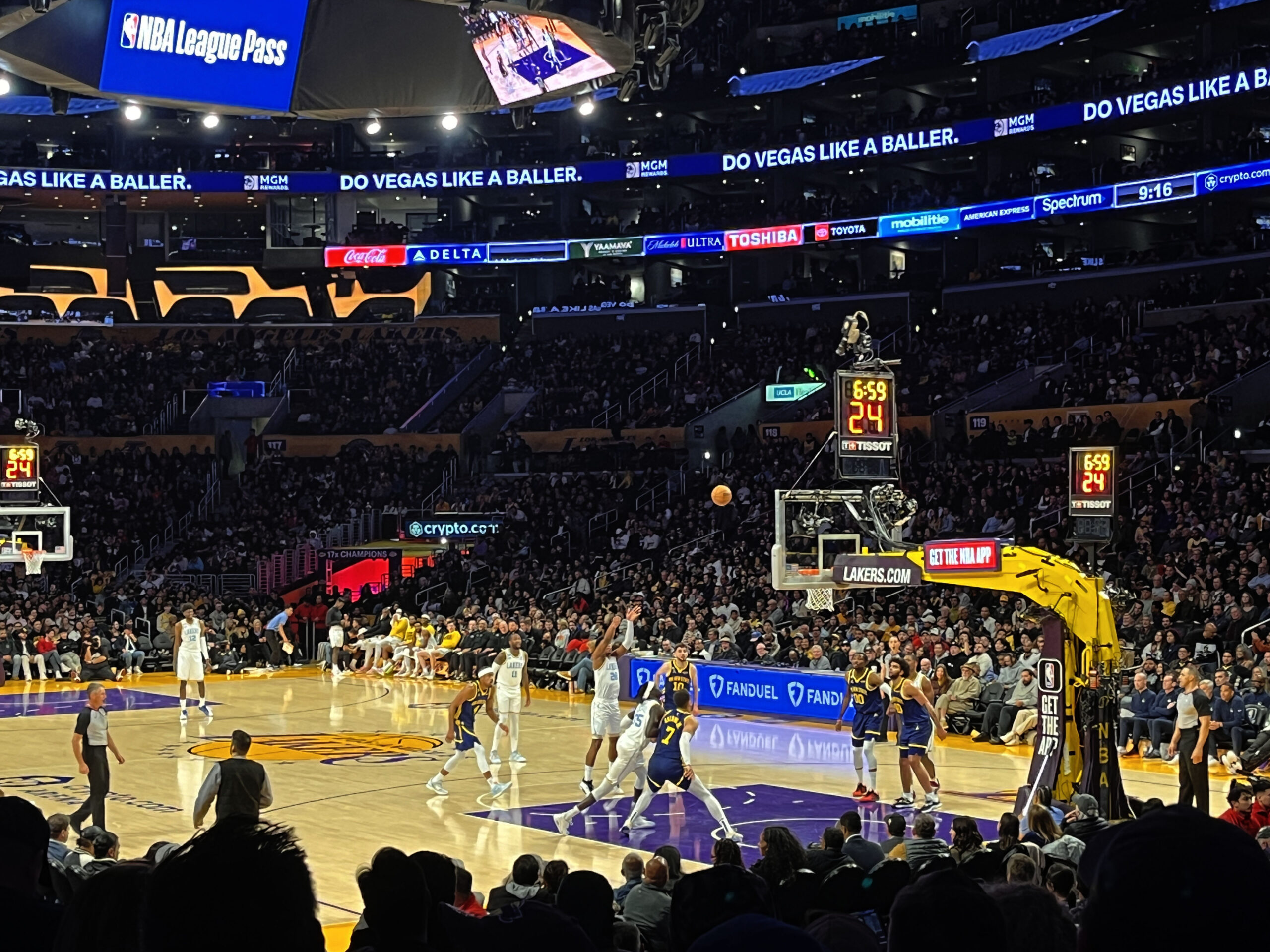 Los Angeles Lakers ganha jogo contra Golden State Warriors