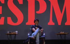 Guga Chacra em aula para estudantes de Jornalismo e Relações Internacionais na ESPM. Foto: Caroline Cardoso