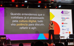 Vanessa C. Ingegneri apresentando seu projeto no Quarto Encontro Nacional de Educação Midiática