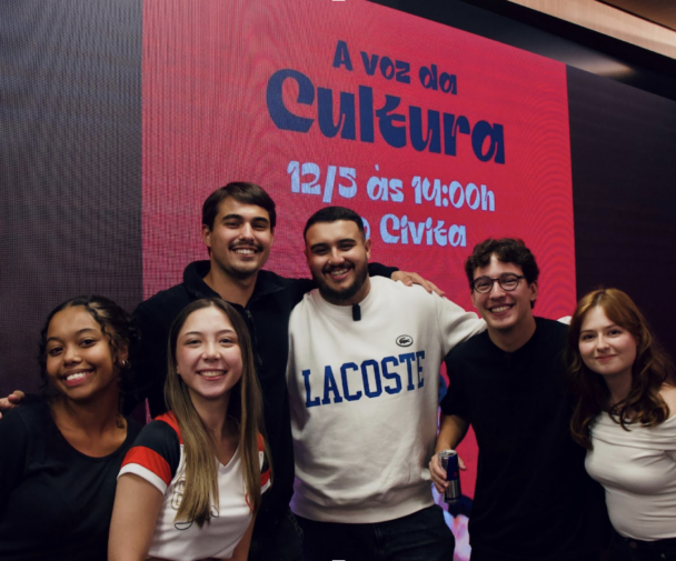 Caroline Cardoso, Júlia Delgado, Leonardo Van Brussel, André Rivello, Guilherme Maturana e Beatriz Rigoli em palestra da “Semana da comunicação”, organizada pela ESPM Social. Foto: Jussara Lima