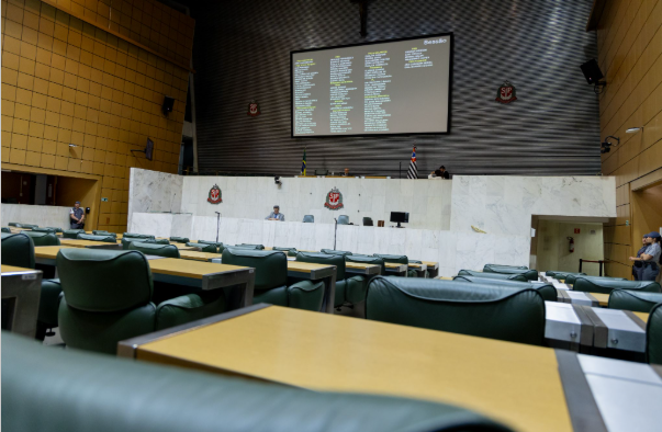 Legenda: 92ª Sessão Ordinária - Expediente, Plenário Juscelino Kubitschek (Foto-Gabriel Eid, Divulgação)
