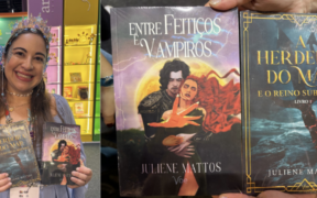 Livros escritos por Juliene Mattos, incluindo sua obra mais recente, “Entre Feitiços e Vampiros”. Foto: Julia Porto.