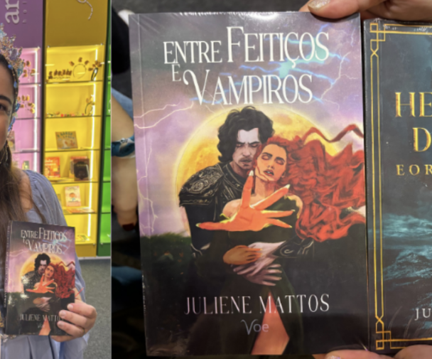 Livros escritos por Juliene Mattos, incluindo sua obra mais recente, “Entre Feitiços e Vampiros”. Foto: Julia Porto.