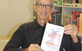 O professor de jornalismo da ESPM, Leão Serva, lança seu novo livro “Como se proteger de uma granada”, e São Paulo. Foto: Ana Vitoria Antonio
